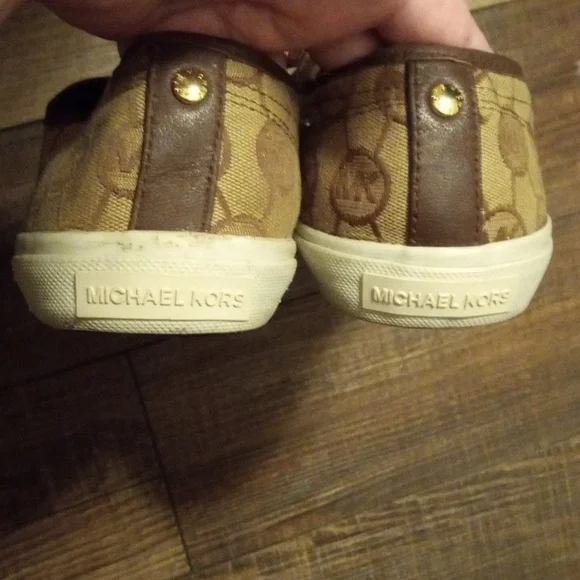 Michael Kors Tan/Brown Canvas Shoes . - Picture 7 of 7
